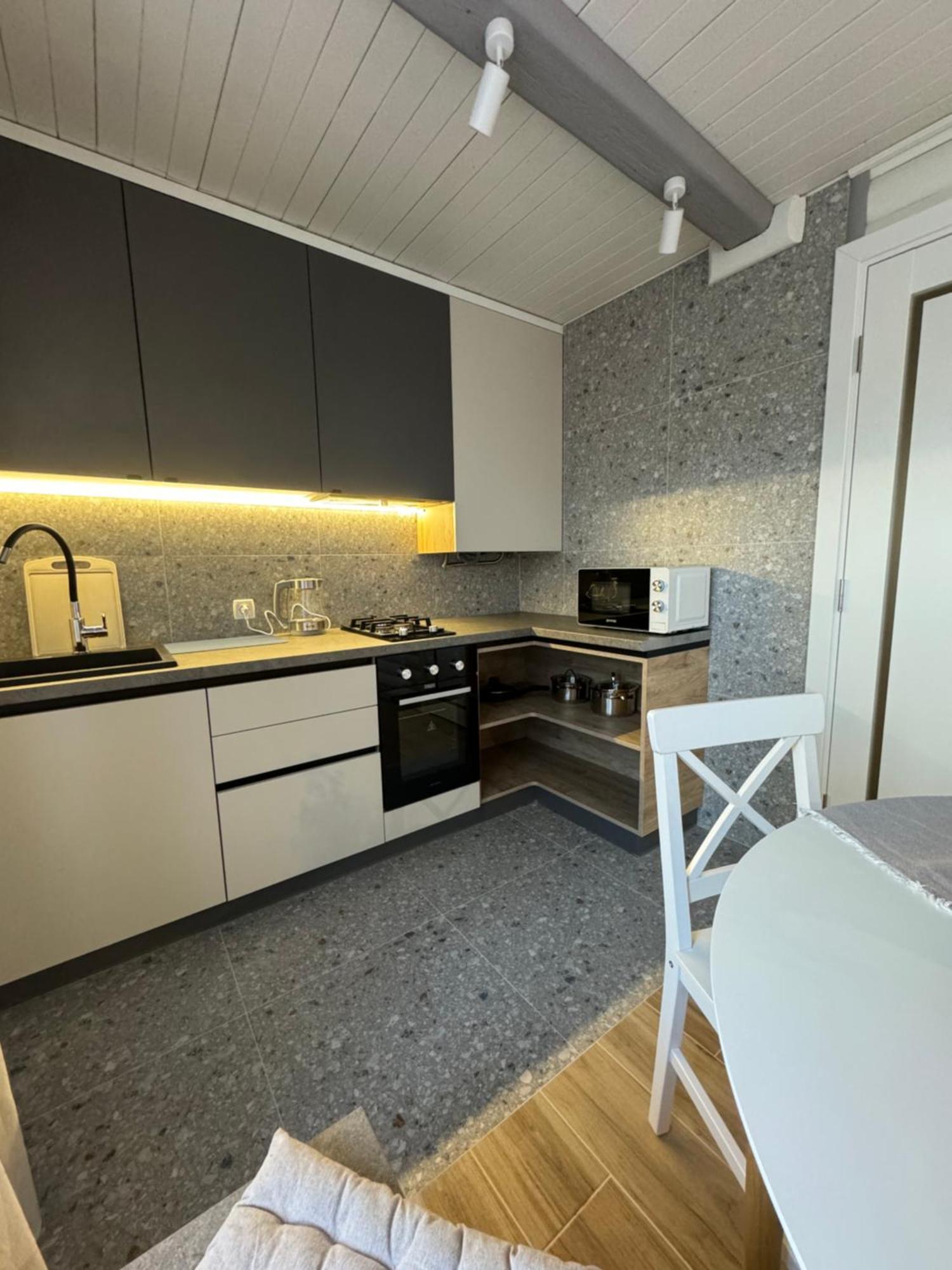 Apartments Mandry ヤレムチャ エクステリア 写真